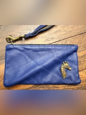 ear PAPILLONNER Blue Leather Giraffe Motif Pouch Wristlet EUC Rare Find 💙💙